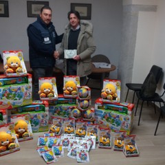 Donazione giocattoli all'associazione Trani Sos Infanzia con Domenico Tolomeo