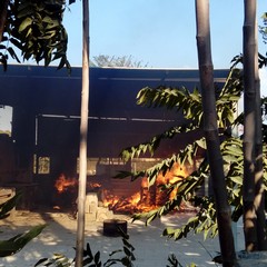 Incendio via Torrente Antico