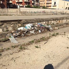 Via Cilea, binari ferroviari e zona Matinelle: domina il degrado