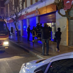 Fiamme alla Dok di corso Vittorio Emanuele