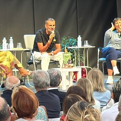 Antonio Decaro Presentazione libro vicino