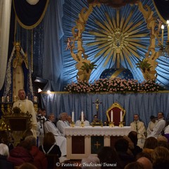 Omaggio floreale alla Madonna Immacolata