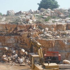 Cava abusiva nel parco dell'Alta Murgia, denunciati due tranesi