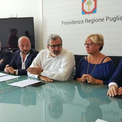 Rifiuti, la Regione stanzia fondi per differenziata e rimozione dalle strade