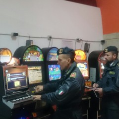 Slot machine sequestrate dalla Guardia di Finanza