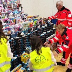 Foto Regala un giocattolo