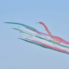 Il grande spettacolo delle Frecce Tricolori a Trani