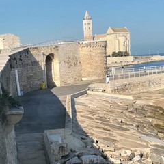 Strutture mobili lungomare di Trani