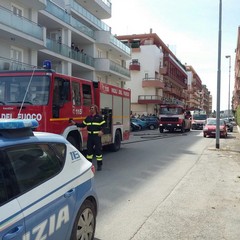 Domenica di fuoco: fiamme in un appartamento di via Gisotti