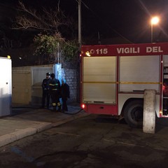 Incendio in un'abitazione sul lungomare Cristoforo Colombo