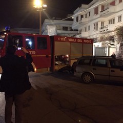 Incendio in un'abitazione sul lungomare Cristoforo Colombo