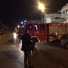 Incendio in un'abitazione sul lungomare Cristoforo Colombo