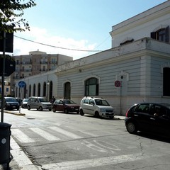 Bus turistico in sosta in piazza Plebiscito