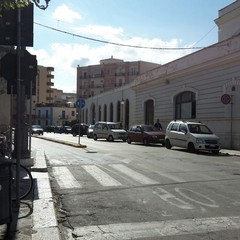 Bus turistico in sosta in piazza Plebiscito
