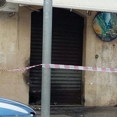 bomba carta davanti a pescheria di corso Regina Elena