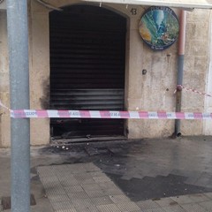 bomba carta davanti a pescheria di corso Regina Elena