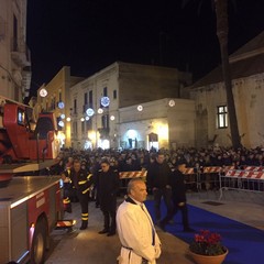 Deposizione della corona di fiori alla statua della Madonna Incoronata