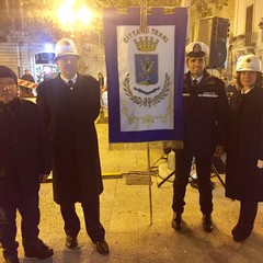 Deposizione della corona di fiori alla statua della Madonna Incoronata