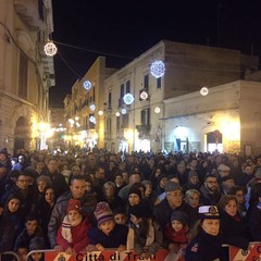 Deposizione della corona di fiori alla statua della Madonna Incoronata