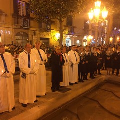 Deposizione della corona di fiori alla statua della Madonna Incoronata
