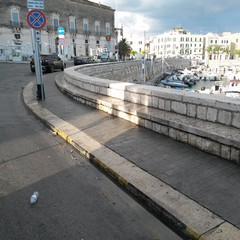 Porto di Trani, pulizia straordinaria dell'Amiu dopo la movida