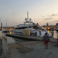 Barca del cantiere Isa Yacht