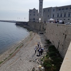 Gli amici del mare e Trani soccorso a lavoro