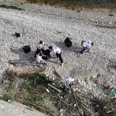 Gli amici del mare e Trani soccorso a lavoro