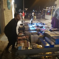 Ambulanti abusivi sul Porto