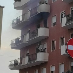 Incendio in via Ugo la Malfa