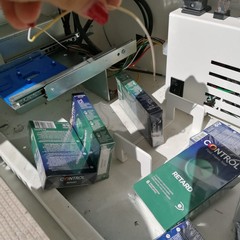 Distributore preservativi svaligiato