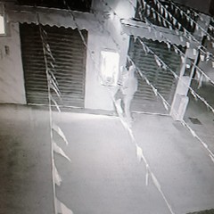 Distributore preservativi svaligiato