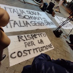 Manifestazione no vax a Trani