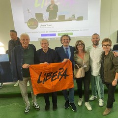 Libera a scuila