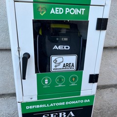Posizionato defibrillatore in piazza della Repubblica