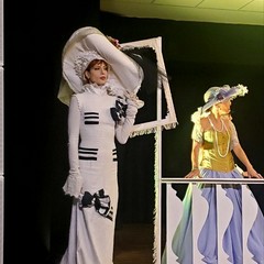 Bucci spettacolo donne