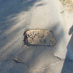 Buche in via del Serrone