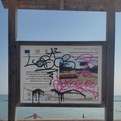 Cartellonistica vandalizzata