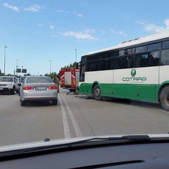 Incidente sulla Andria-Corato: auto contro bus