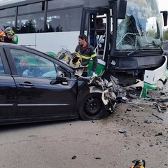 Incidente sulla Andria-Corato: auto contro bus