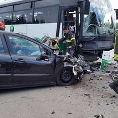 Incidente sulla Andria-Corato: auto contro bus