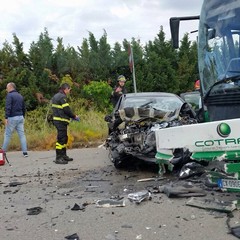 Incidente sulla Andria-Corato: auto contro bus