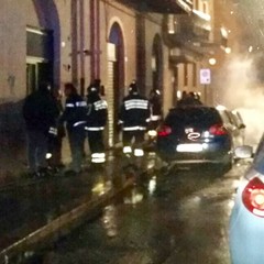 Incendio auto in via Calatafimi