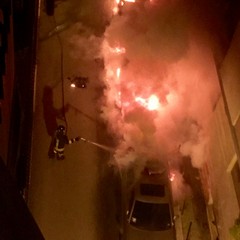 Auto in fiamme in via San Gervasio