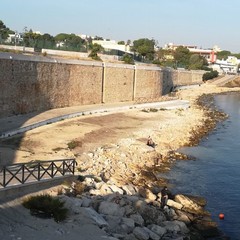 Strutture mobili lungomare di Trani
