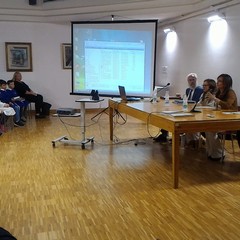 Donazione della copia originale dello stemma di Trani