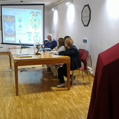 Donazione della copia originale dello stemma di Trani