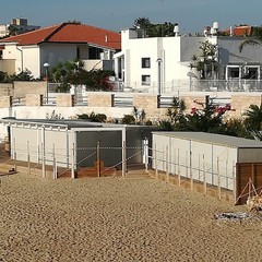 Strutture mobili lungomare di Trani