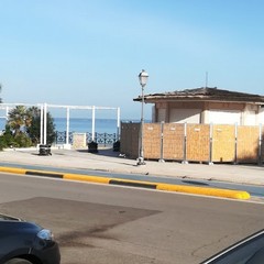 Strutture mobili lungomare di Trani