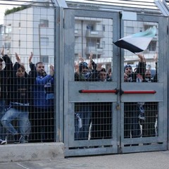 Tifosi tranesi omaggiano la Vigor dopo la semifinale